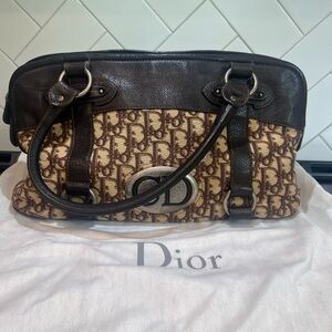 CHRISTIAN DIOR
Christian Dior Brown Trotter Alma Handbag